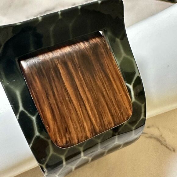 Green and brown wide bangle bracelet - Picture 3 of 9